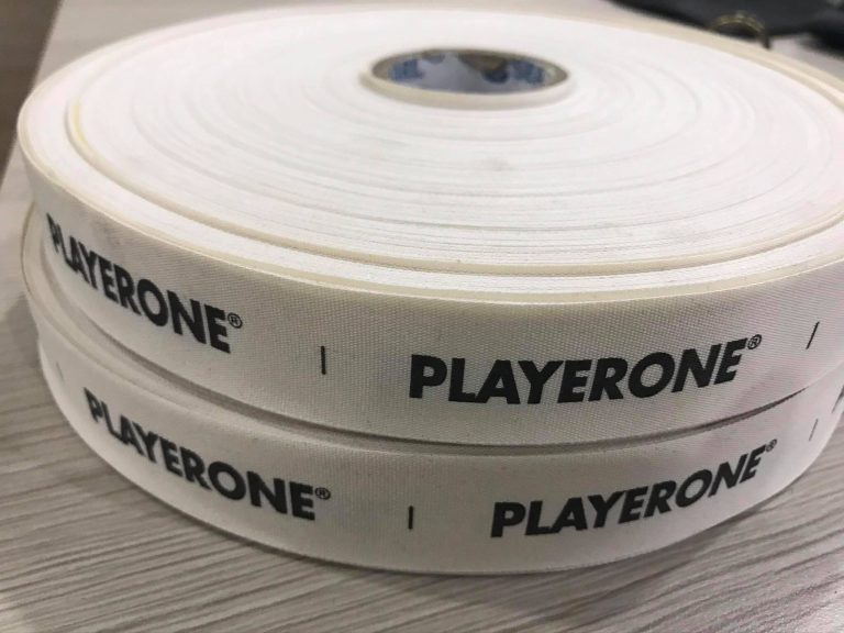 Nhãn in cotton tự nhiên thân thiện với môi trường, sắc nét và bền đẹp, chuyên dùng cho nhãn mác quần áo phong cách vintage.
